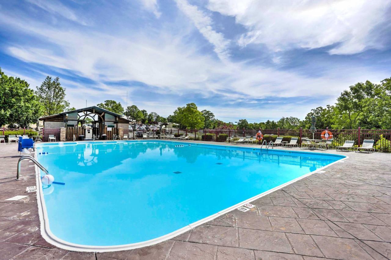 Vibrant Holiday Hills Resort Condo With Balcony Branson Exteriér fotografie