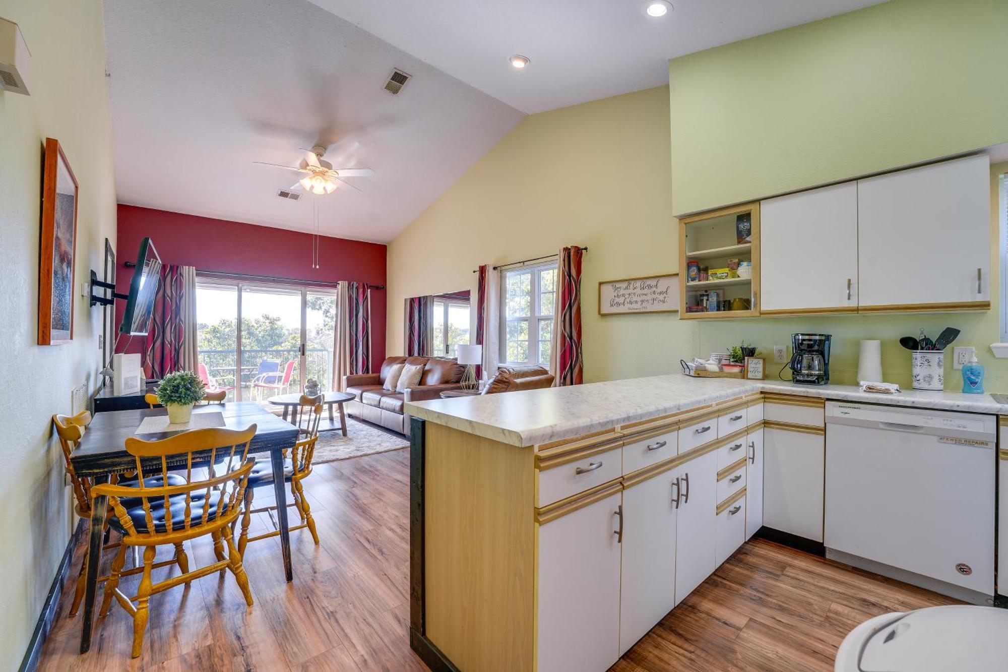 Vibrant Holiday Hills Resort Condo With Balcony Branson Exteriér fotografie